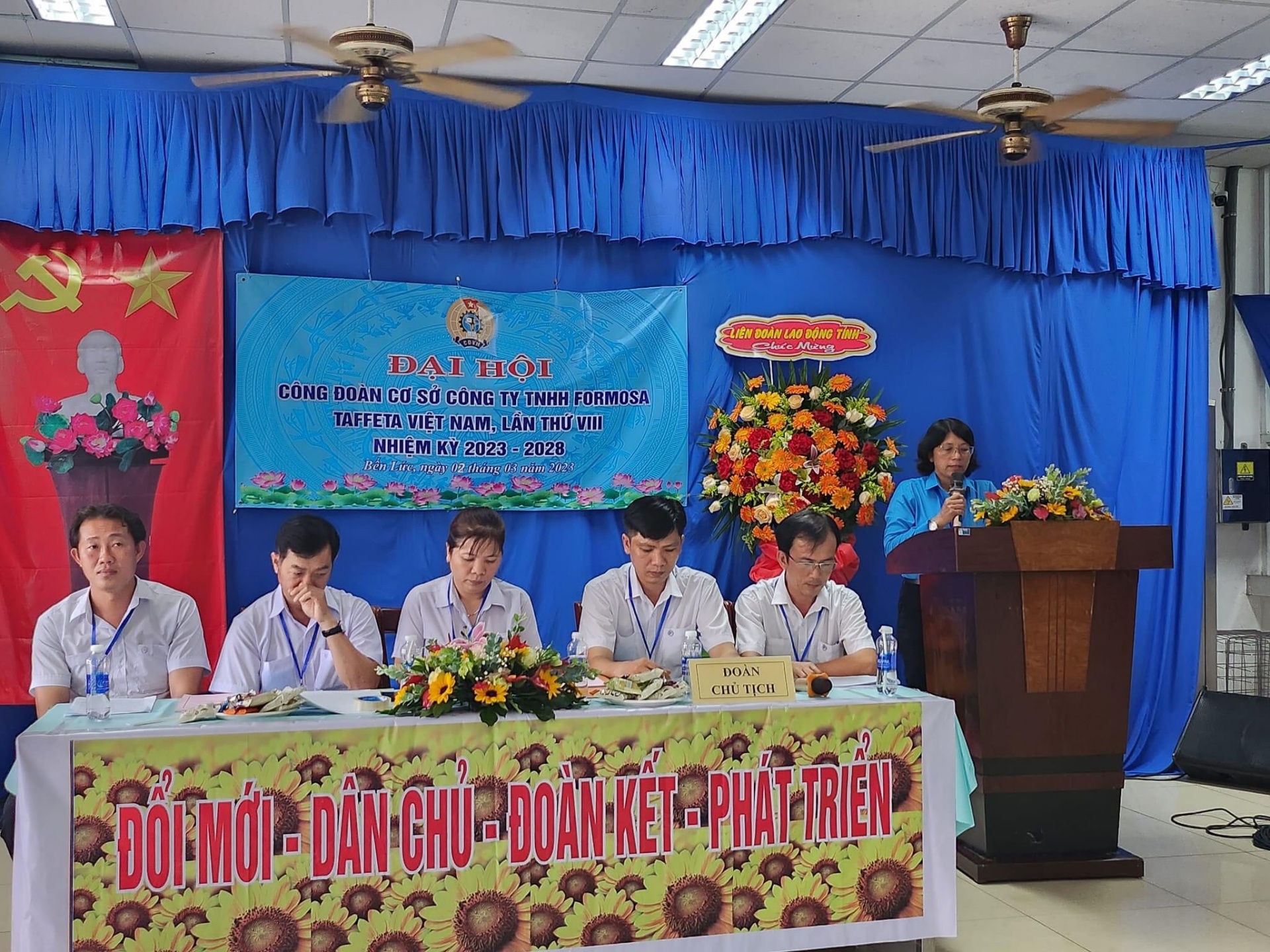 Công đoàn Long An: Từng bước hoàn thành đại hội công đoàn các cấp Công đoàn Long An: Từng bước hoàn thành đại hội công đoàn các cấp