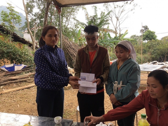 "Chiếc tủ nghĩa tình" - Ấm tình đoàn kết, sẻ chia của người lao động "Chiếc tủ nghĩa tình" - Ấm tình đoàn kết, sẻ chia của người lao động