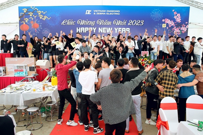 "Chiếc tủ nghĩa tình" - Ấm tình đoàn kết, sẻ chia của người lao động "Chiếc tủ nghĩa tình" - Ấm tình đoàn kết, sẻ chia của người lao động