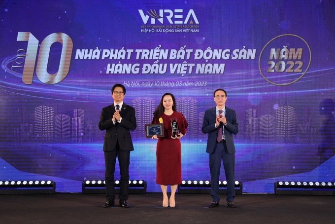 Sun Property được vinh danh Top 10 nhà phát triển bất động sản hàng đầu Việt Nam 2022 Sun Property được vinh danh Top 10 nhà phát triển bất động sản hàng đầu Việt Nam 2022