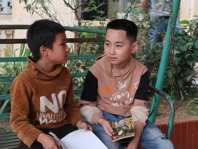 Tương lai gập ghềnh của một con công nhân mồ côi mẹ