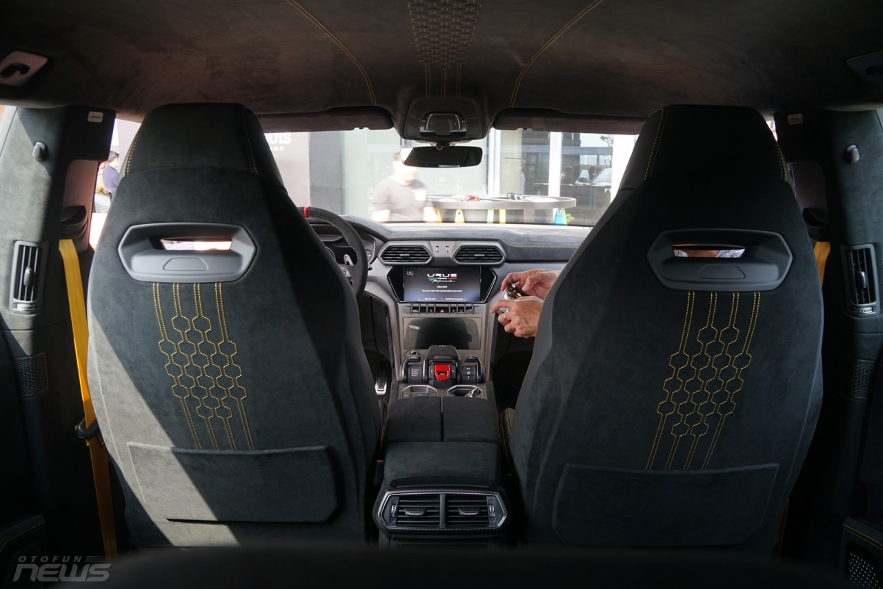 Lamborghini Urus Performante chính hãng có giá 16,5 tỷ đồng
