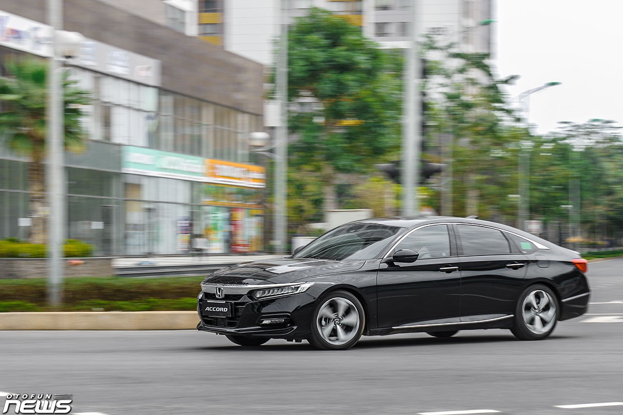 Toyota Camry về nhất, Honda Accord sụt giảm 85% doanh số Toyota Camry về nhất, Honda Accord sụt giảm 85% doanh số