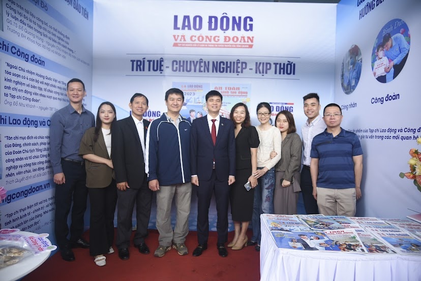 undefined Phó Chủ tịch Tổng LĐLĐ Việt Nam đánh giá cao Tạp chí Lao động và Công đoàn tại Hội báo