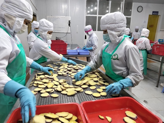 Phát triển đội ngũ công nhân trong doanh nghiệp ở miền Trung - Tây Nguyên hiện nay Phát triển đội ngũ công nhân trong doanh nghiệp ở miền Trung - Tây Nguyên hiện nay