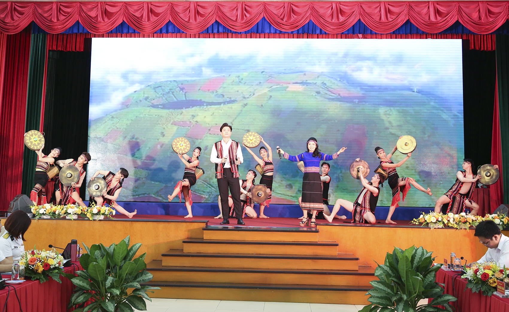 Tổng công ty Tân Cảng Sài Gòn: Sơ kết công tác phối hợp tuyên truyền biển, đảo năm 2022 Tổng công ty Tân Cảng Sài Gòn: Sơ kết công tác phối hợp tuyên truyền biển, đảo năm 2022