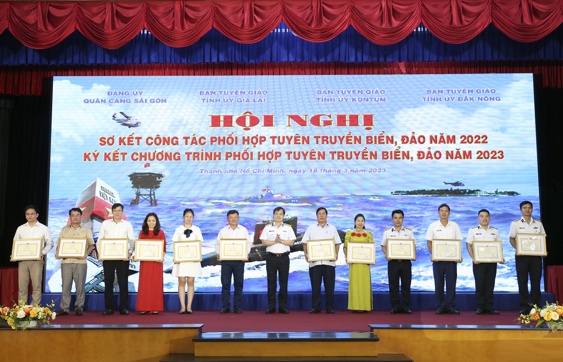 Tổng công ty Tân Cảng Sài Gòn: Sơ kết công tác phối hợp tuyên truyền biển, đảo năm 2022 Tổng công ty Tân Cảng Sài Gòn: Sơ kết công tác phối hợp tuyên truyền biển, đảo năm 2022