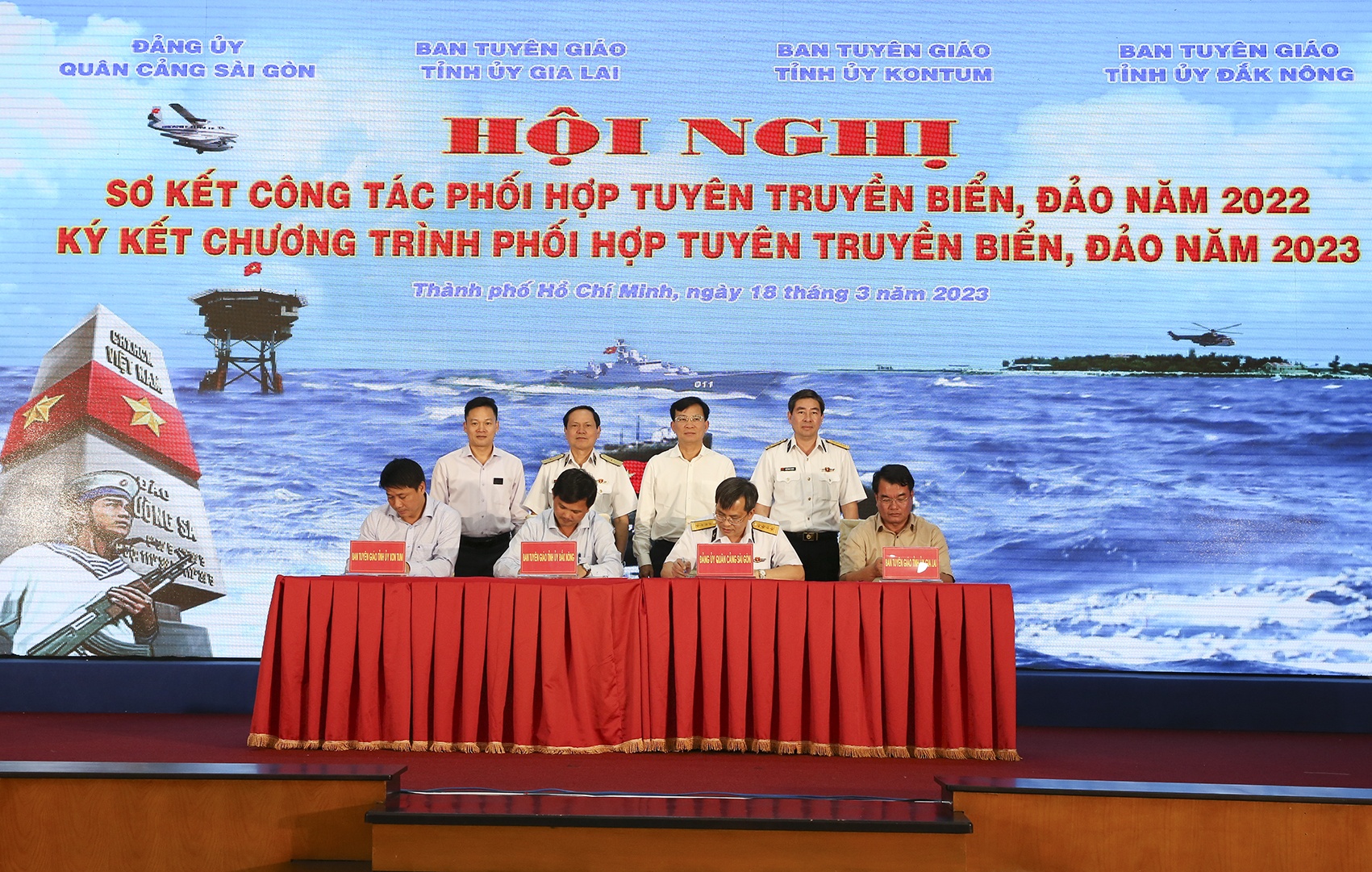 Tổng công ty Tân Cảng Sài Gòn: Sơ kết công tác phối hợp tuyên truyền biển, đảo năm 2022 Tổng công ty Tân Cảng Sài Gòn: Sơ kết công tác phối hợp tuyên truyền biển, đảo năm 2022