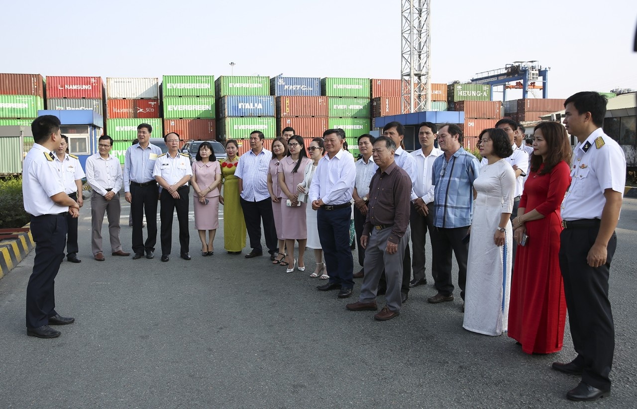 Tổng công ty Tân Cảng Sài Gòn: Sơ kết công tác phối hợp tuyên truyền biển, đảo năm 2022 Tổng công ty Tân Cảng Sài Gòn: Sơ kết công tác phối hợp tuyên truyền biển, đảo năm 2022