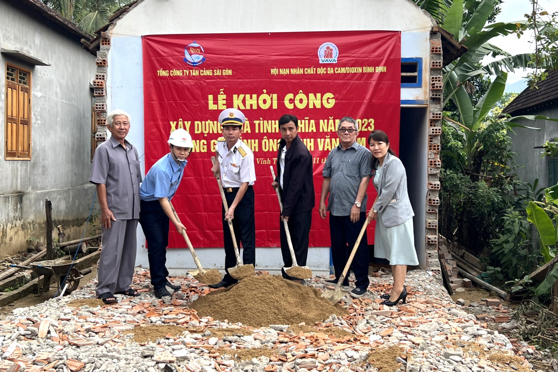 Tổng Công ty Tân Cảng Sài Gòn bàn giao nhà tình nghĩa tại Thanh Hóa và Nghệ An Tổng Công ty Tân Cảng Sài Gòn bàn giao nhà tình nghĩa tại Thanh Hóa và Nghệ An