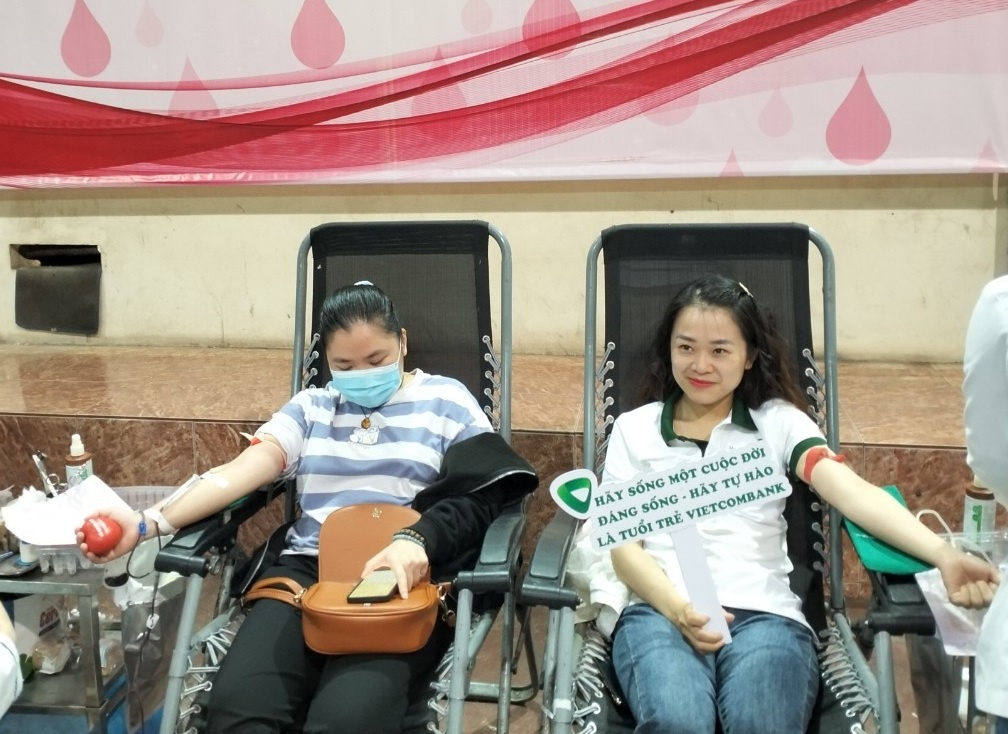 Biểu dương cá nhân, gia đình ĐVCĐ tiêu biểu trong phong trào hiến máu tình nguyện Biểu dương cá nhân, gia đình ĐVCĐ tiêu biểu trong phong trào hiến máu tình nguyện