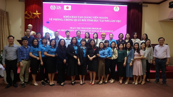 Tổng LĐLĐVN tổ chức đào tạo giảng viên nguồn về phòng, chống QRTD tại nơi làm việc Tổng LĐLĐVN tổ chức đào tạo giảng viên nguồn về phòng, chống QRTD tại nơi làm việc