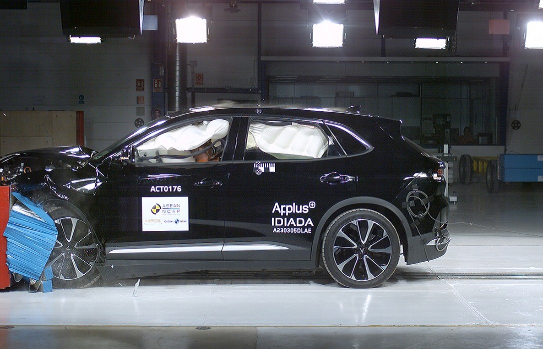 VinFast VF8 đạt 5 sao cao nhất trong bài kiểm tra của ASEAN NCAP VinFast VF8 đạt 5 sao cao nhất trong bài kiểm tra của ASEAN NCAP