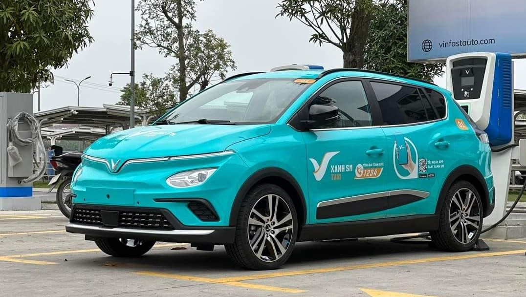 Cận cảnh taxi điện VinFast VF e34 của GSM