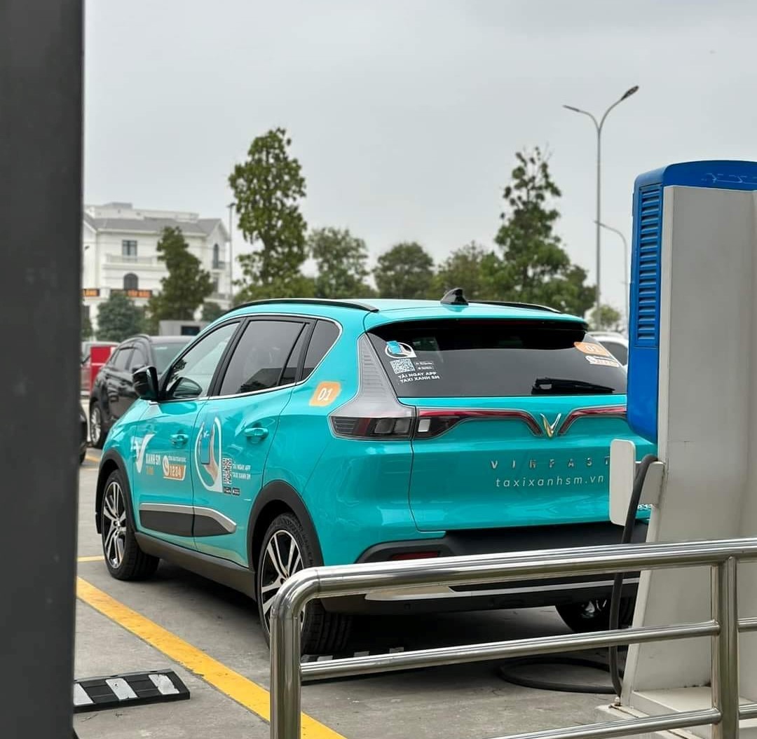 Cận cảnh taxi điện VinFast VF e34 của GSM