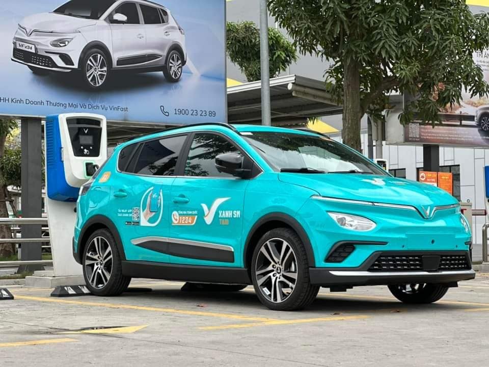 Cận cảnh taxi điện VinFast VF e34 của GSM
