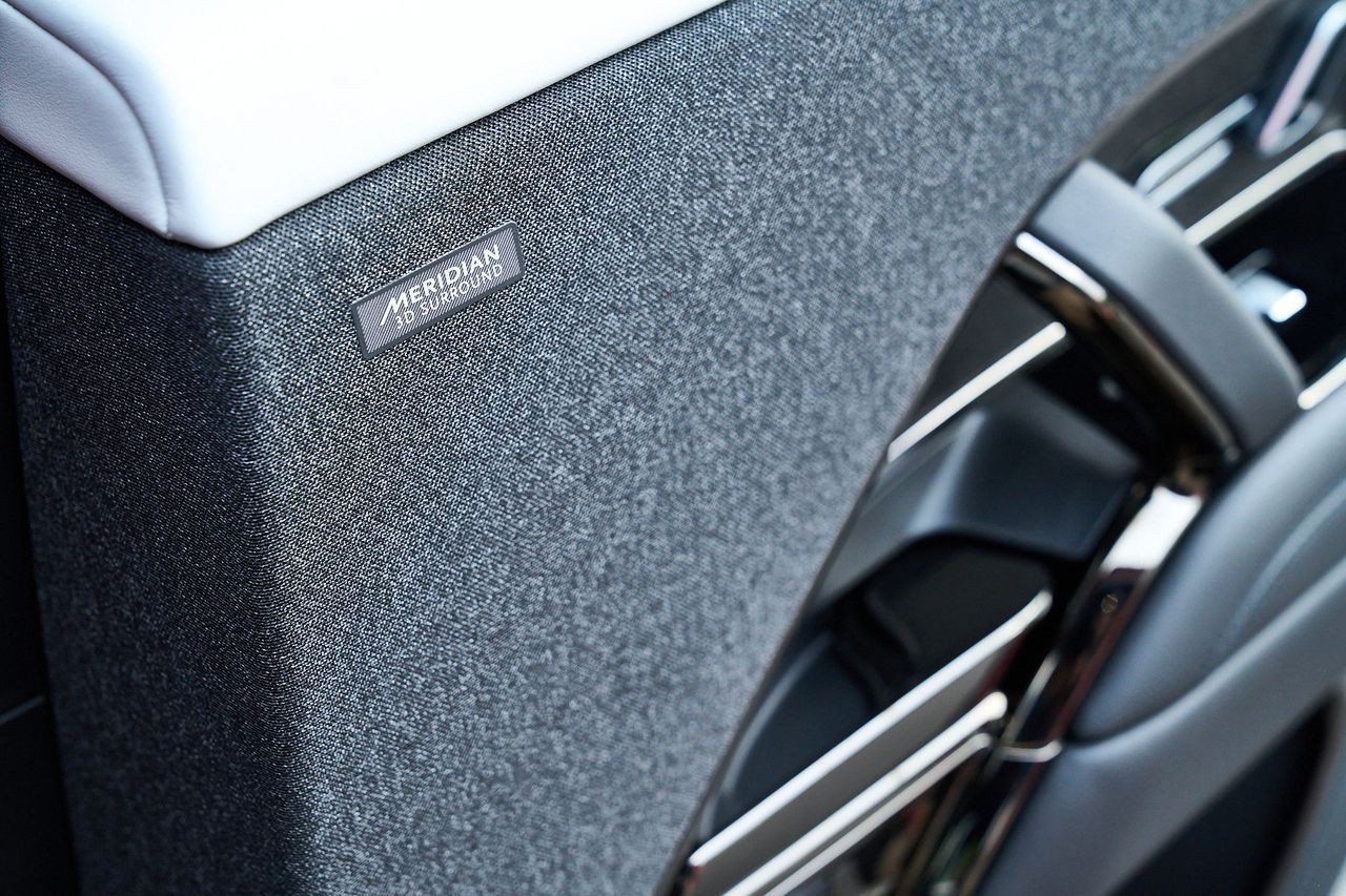 Cận cảnh Range Rover Sport First Edition vừa ra mắt tại Việt Nam