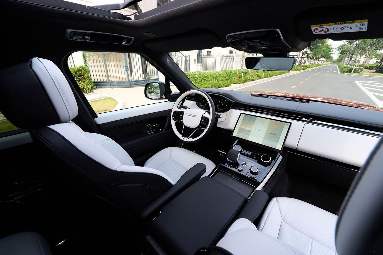 Cận cảnh Range Rover Sport First Edition vừa ra mắt tại Việt Nam