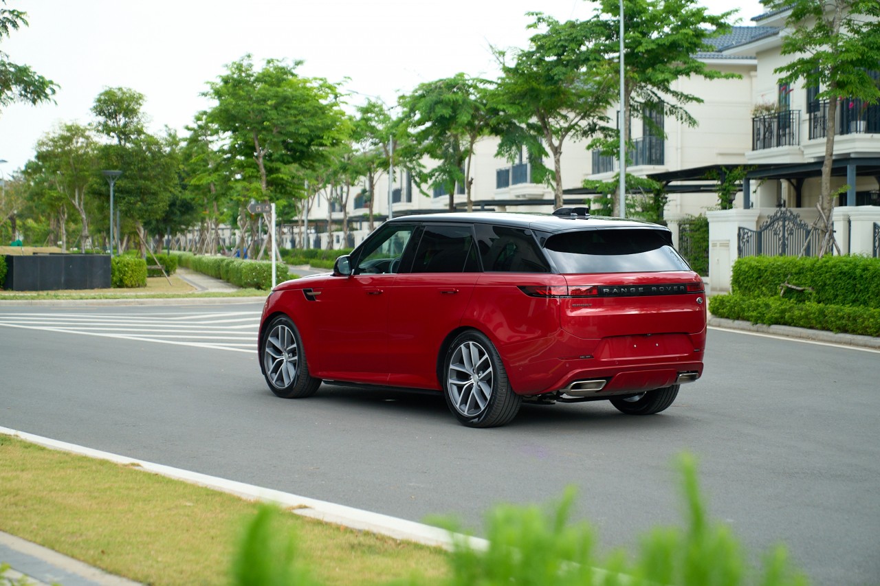 Cận cảnh Range Rover Sport First Edition vừa ra mắt tại Việt Nam