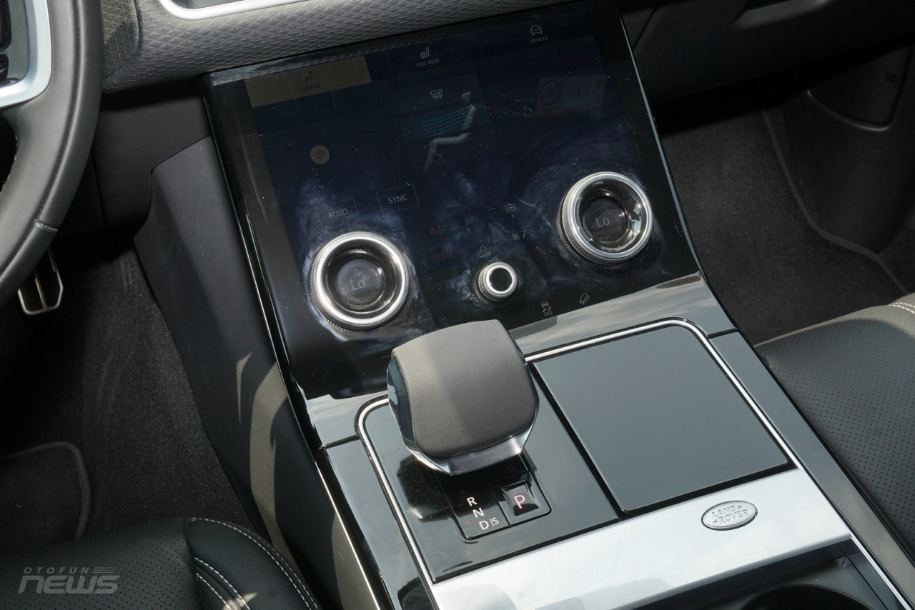 Đánh giá Land Rover Range Rover Velar 2023