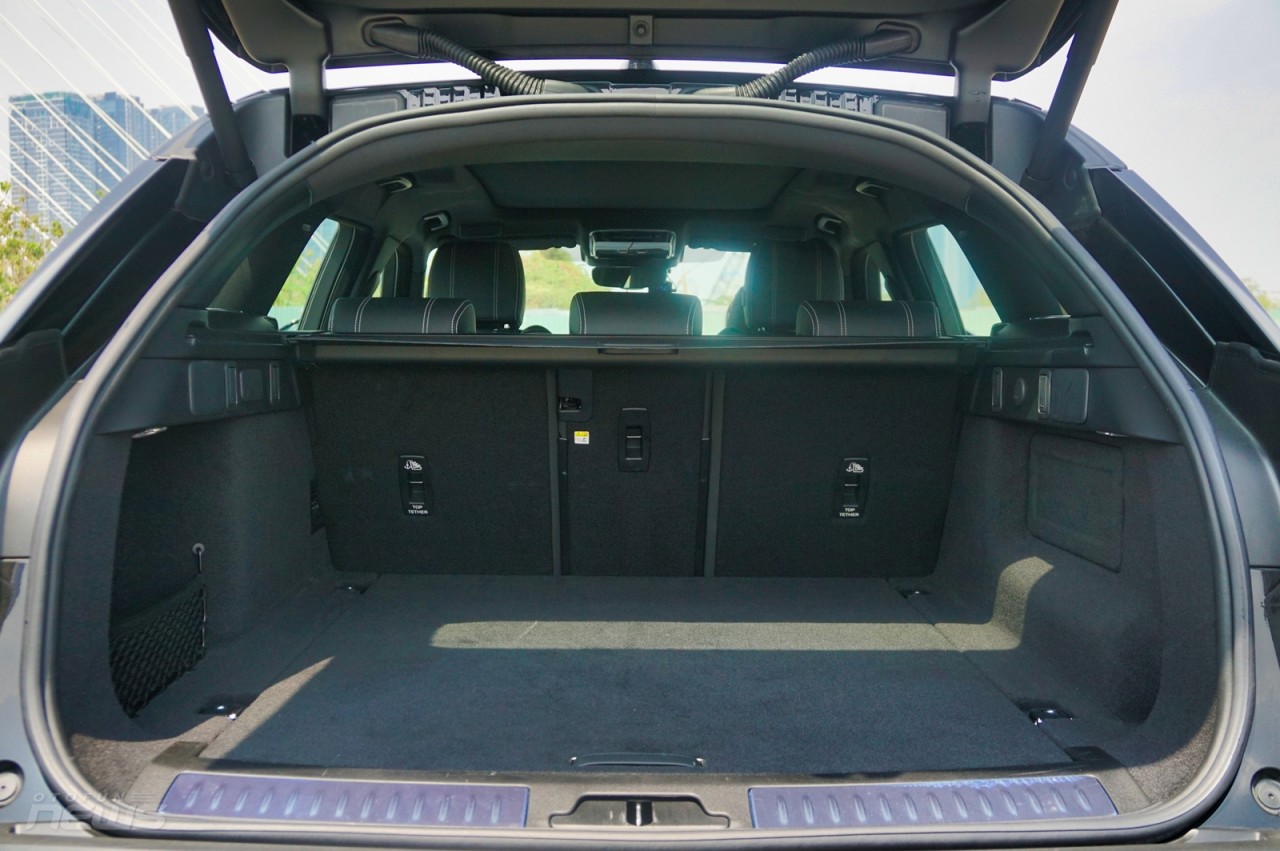 Đánh giá Land Rover Range Rover Velar 2023