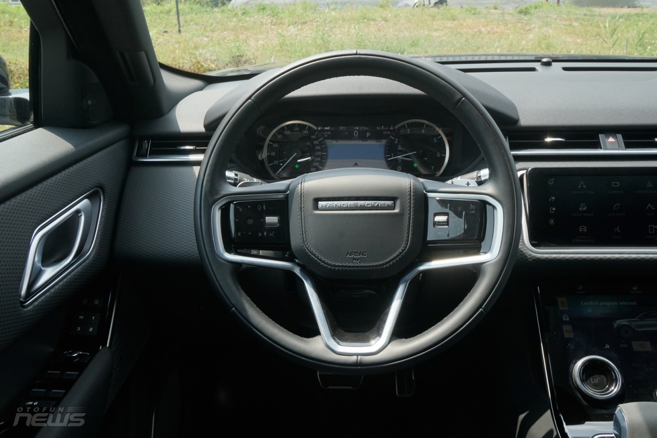 Đánh giá Land Rover Range Rover Velar 2023