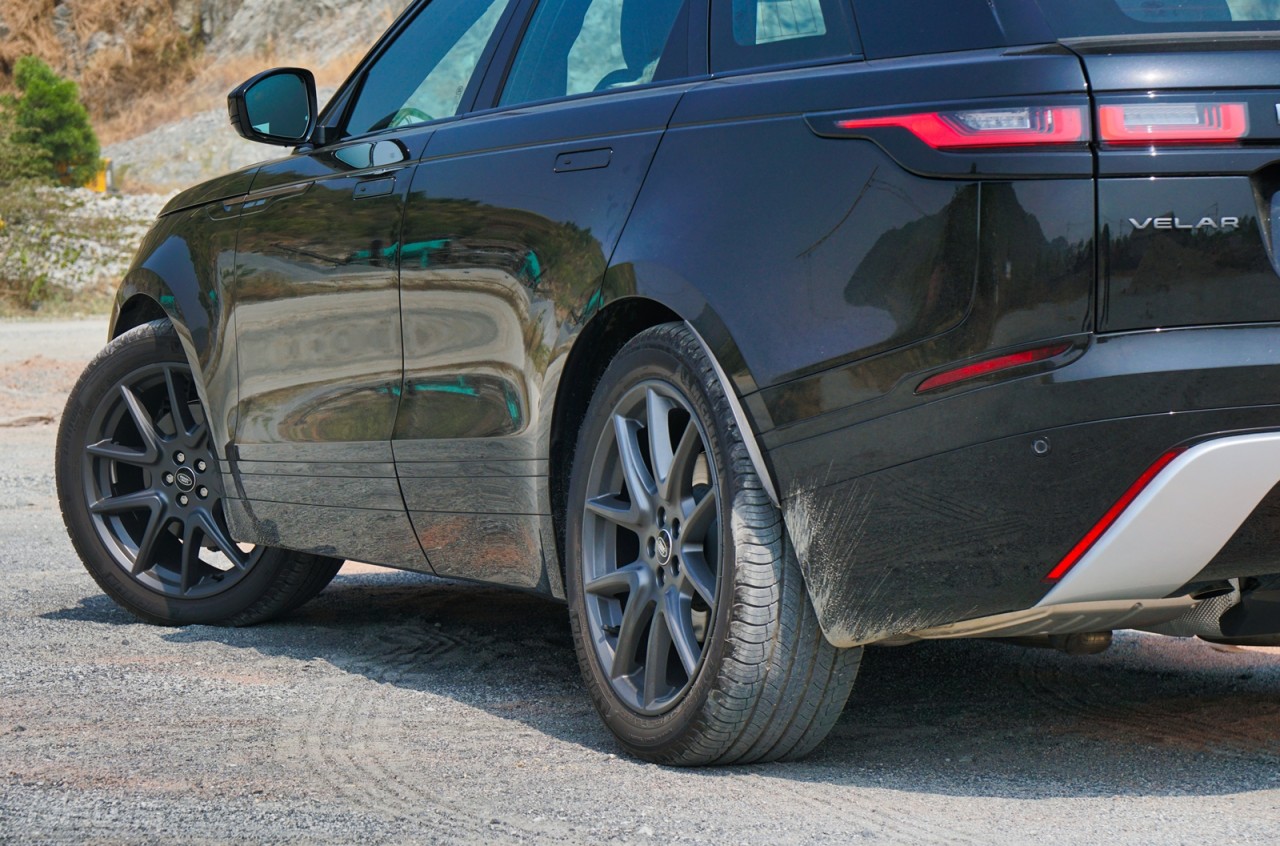 Đánh giá Land Rover Range Rover Velar 2023