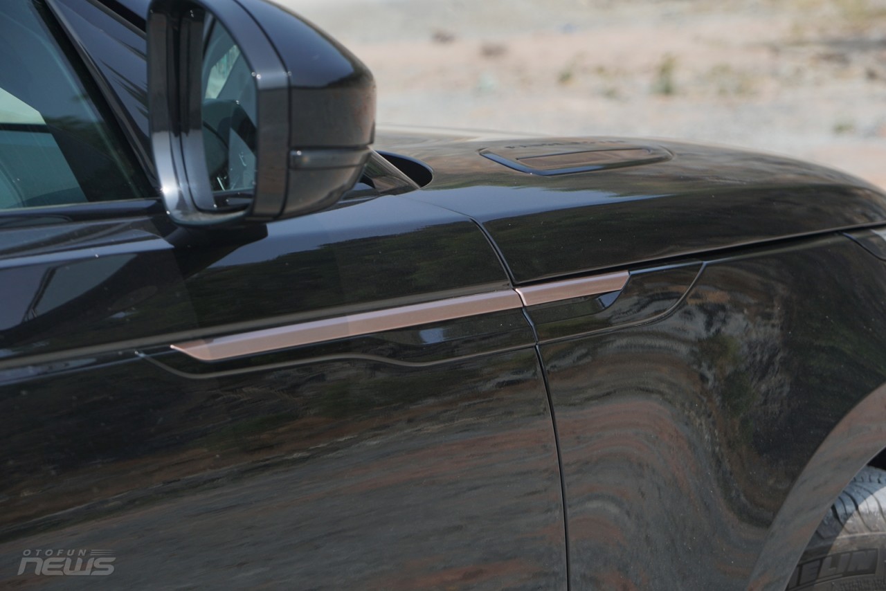 Đánh giá Land Rover Range Rover Velar 2023