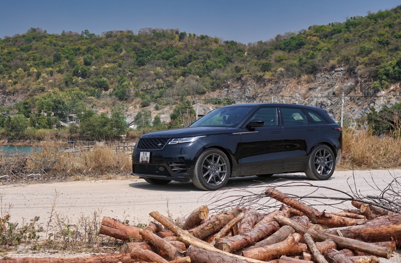 Đánh giá Land Rover Range Rover Velar 2023