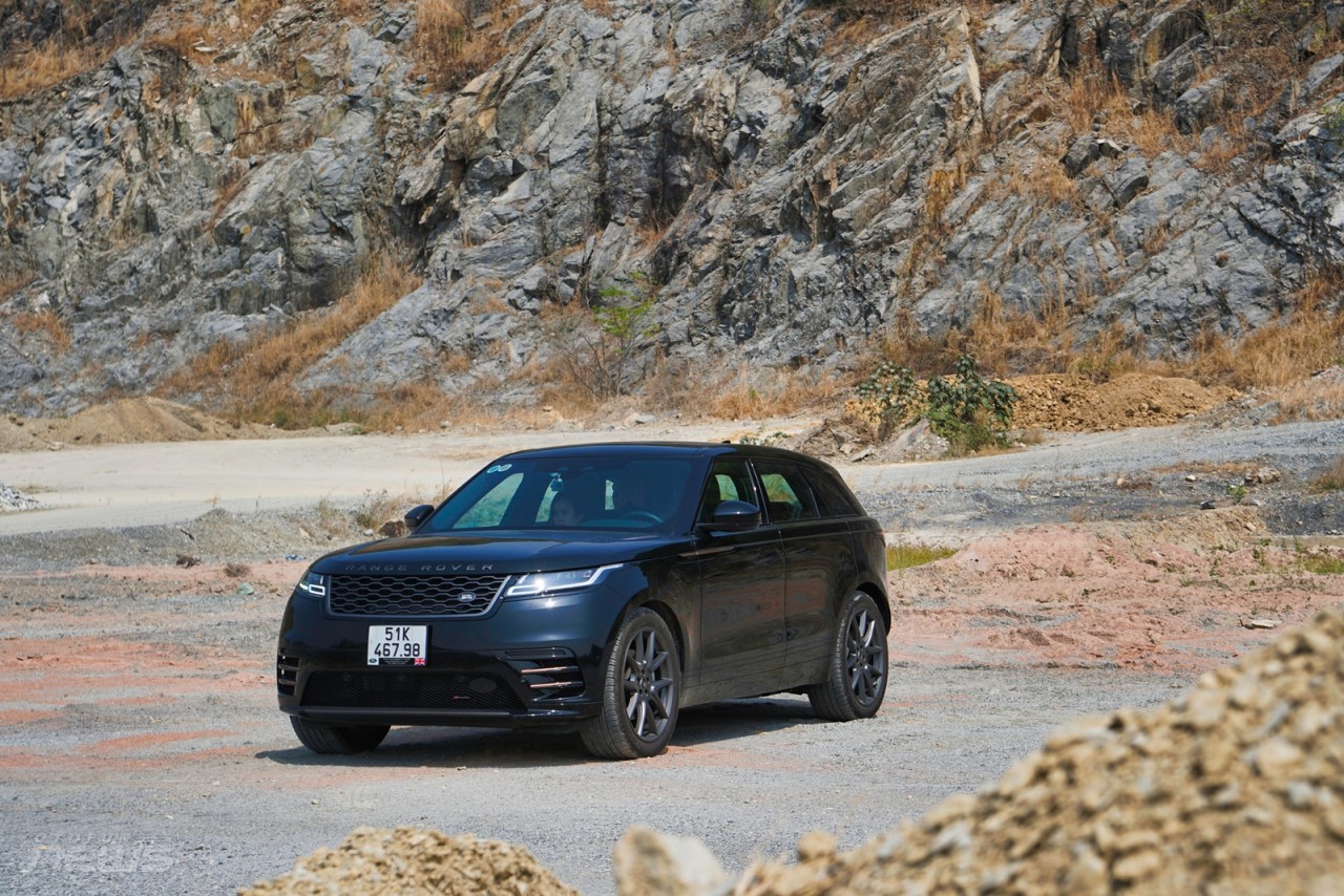 Đánh giá Land Rover Range Rover Velar 2023