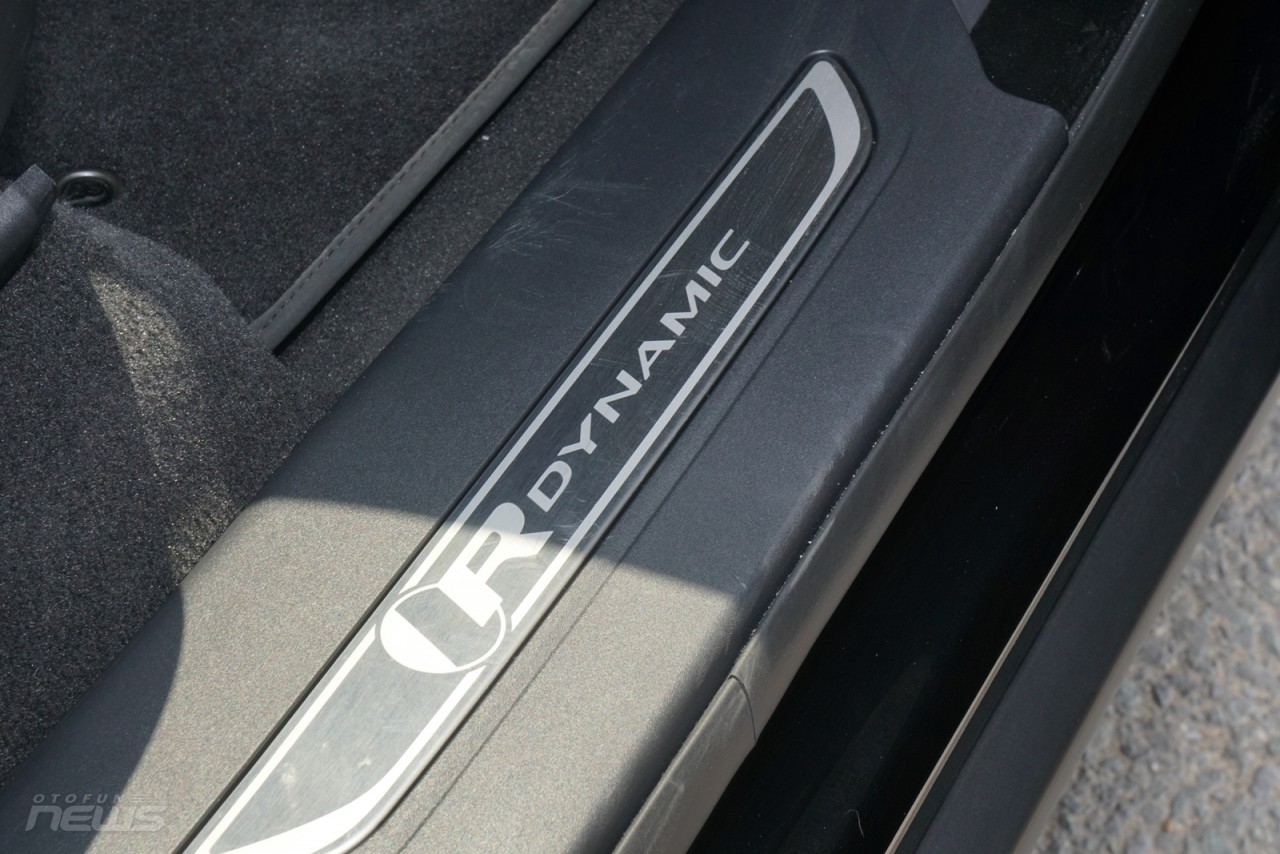 Đánh giá Land Rover Range Rover Velar 2023