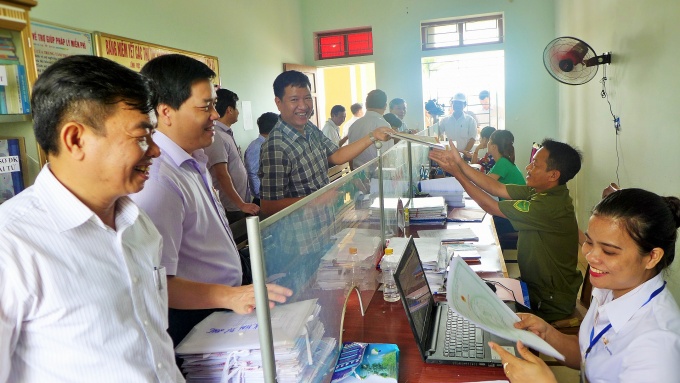 Đề xuất tăng số lượng và mức phụ cấp cho cán bộ cấp xã Đề xuất tăng số lượng và mức phụ cấp cho cán bộ cấp xã