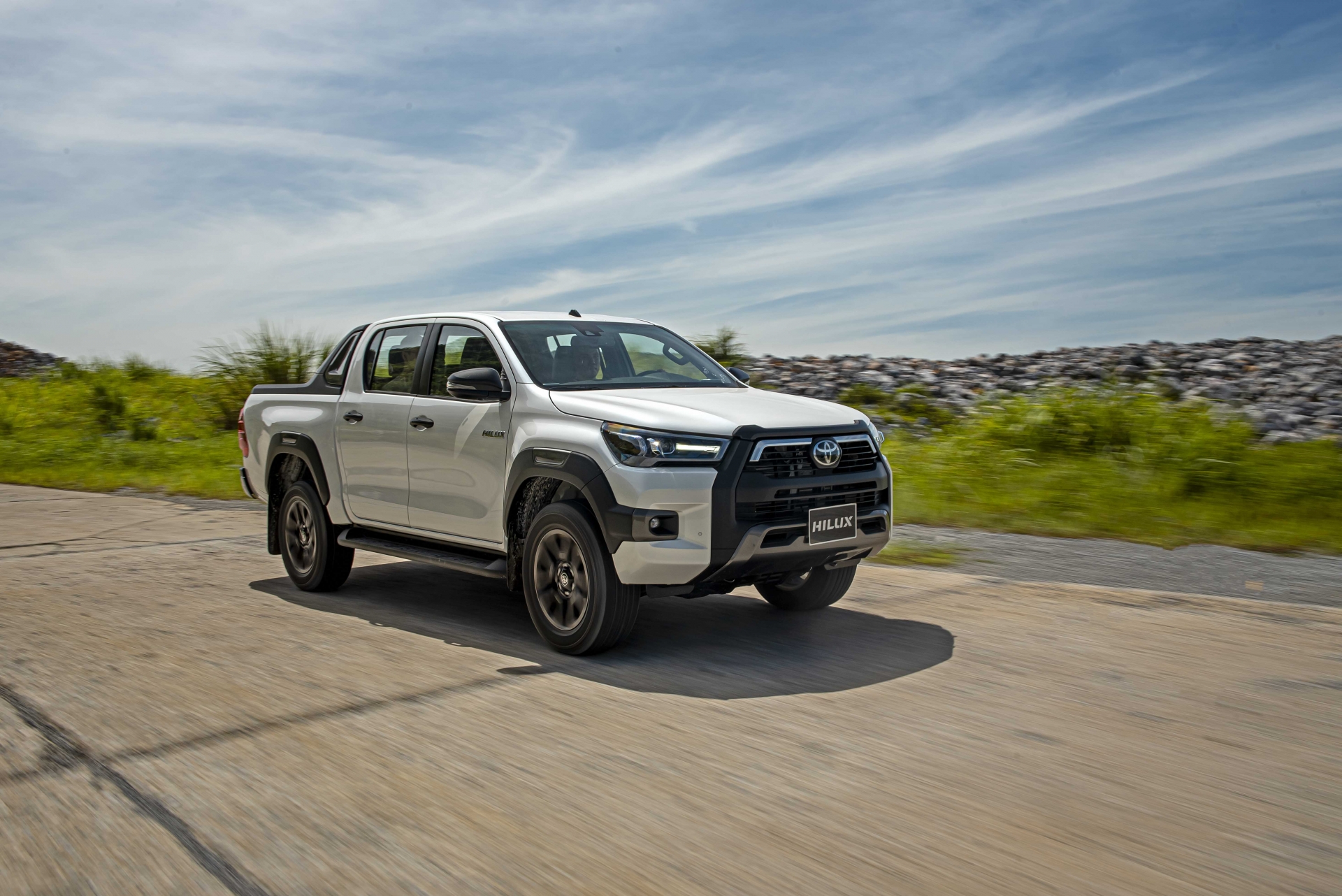 Toyota Hilux 2023 đạt chuẩn Euro 5 đặt chân đến Việt Nam 0350-ngoyi-thyt-hilux-2020-32