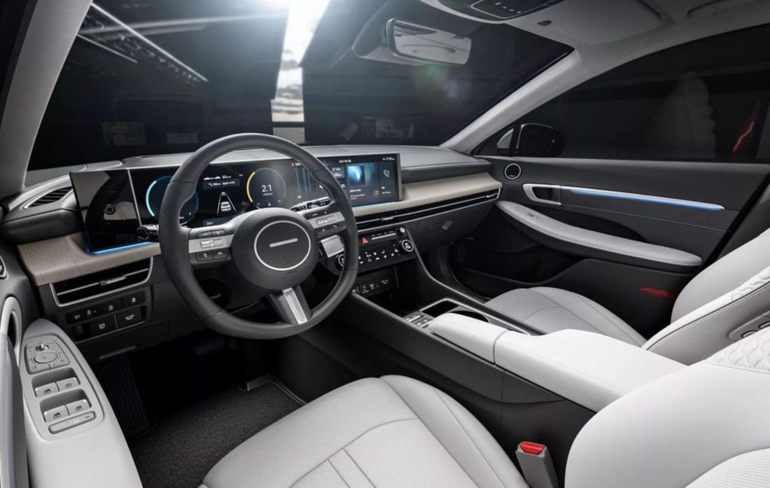 Lộ ảnh Hyundai Sonata phiên bản nâng cấp với thiết kế hoàn toàn mới Lộ ảnh Hyundai Sonata phiên bản nâng cấp với thiết kế hoàn toàn mới