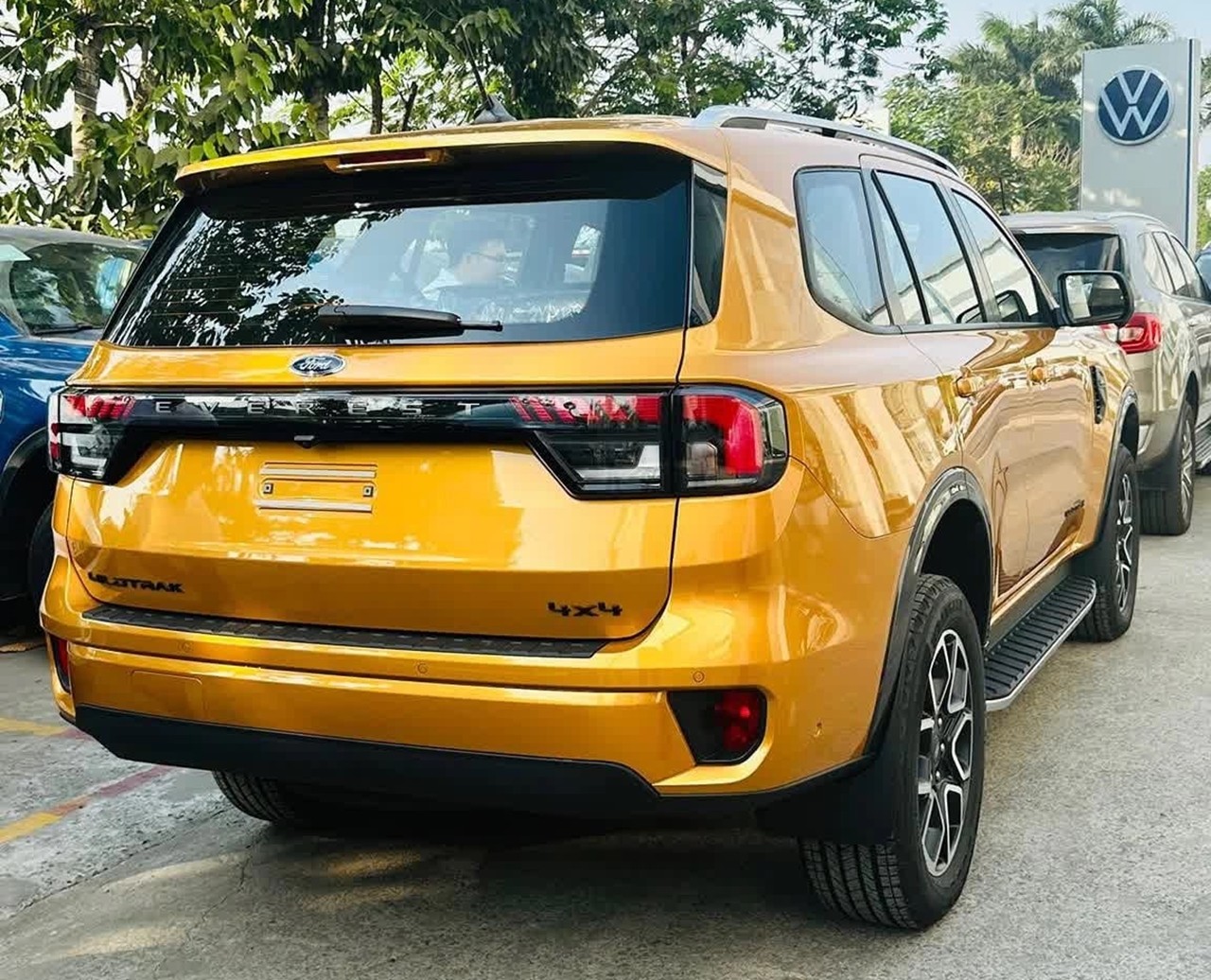 Ford Everest Wildtrak giá 1,5 tỷ đồng về đại lý Ford Everest Wildtrak giá 1,5 tỷ đồng về đại lý