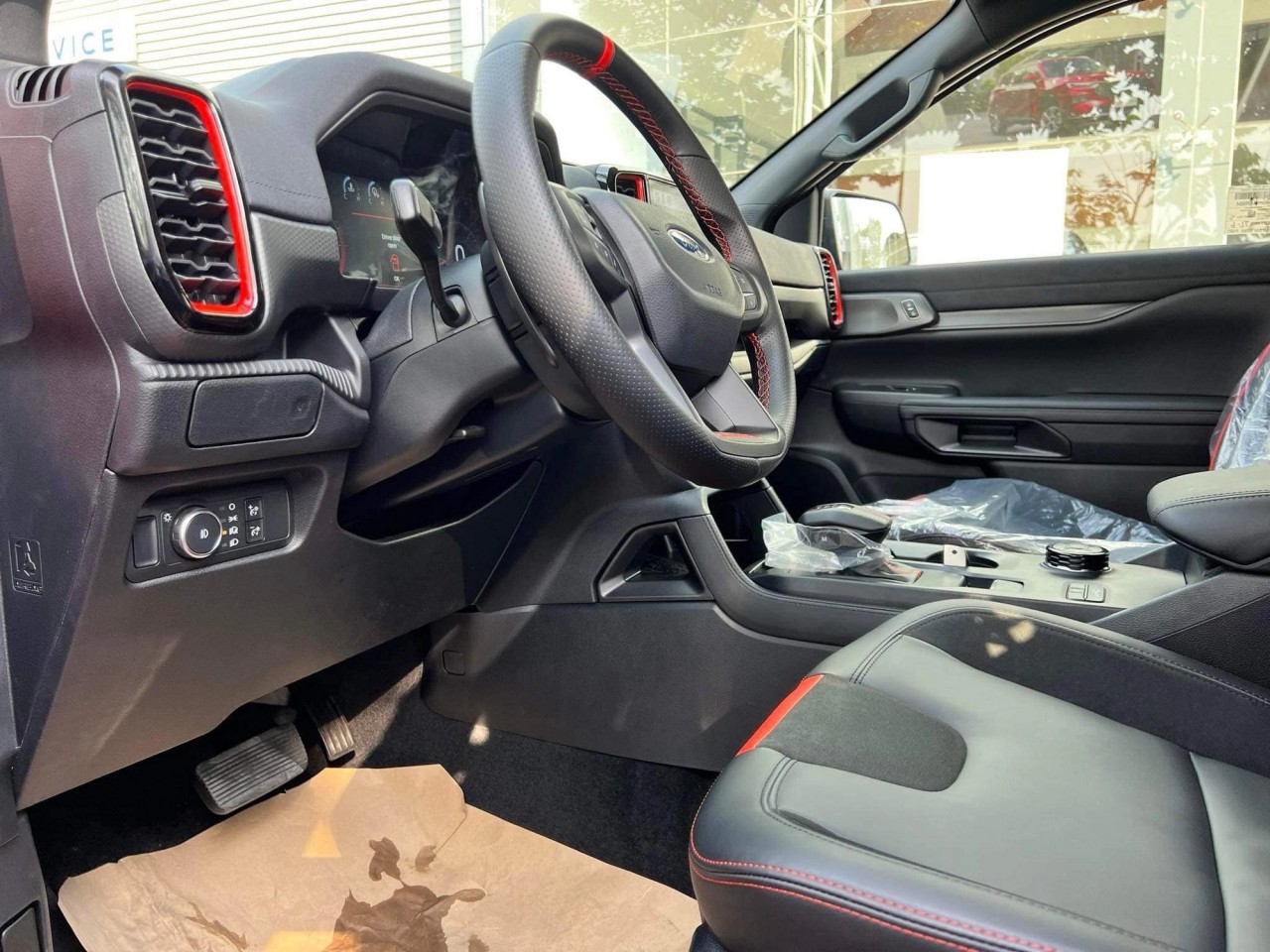 Hình thực tế Ford Ranger Raptor 2023 tại đại lý Hình thực tế Ford Ranger Raptor 2023 tại đại lý