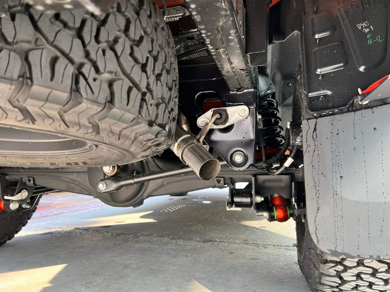 Hình thực tế Ford Ranger Raptor 2023 tại đại lý Hình thực tế Ford Ranger Raptor 2023 tại đại lý