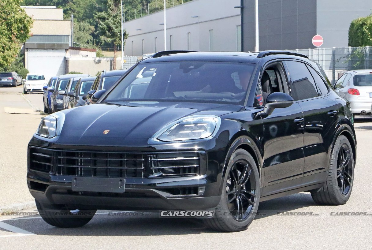 Porsche tung ảnh nội thất Cayenne 2024 với vị trí cần số lạ mặt Porsche tung ảnh nội thất Cayenne 2024 với vị trí cần số lạ mặt