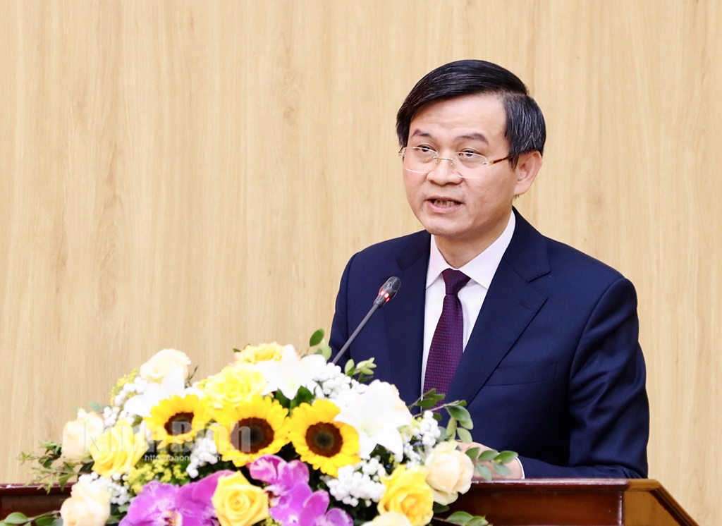 Tân Bí thư Tỉnh uỷ Ninh Bình hứa tích cực nắm bắt thời cơ, vượt khó khăn, thách thức Tân Bí thư Tỉnh uỷ Ninh Bình hứa tích cực nắm bắt thời cơ, vượt khó khăn, thách thức