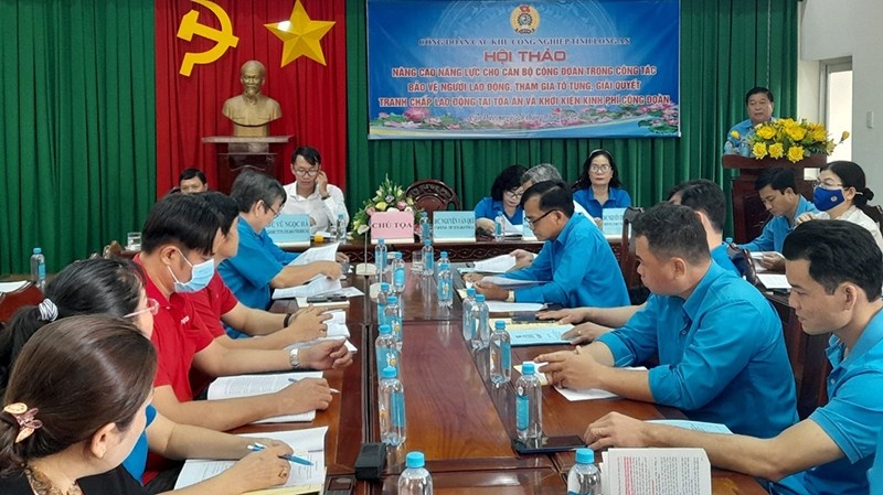 Công đoàn Long An: Nâng cao năng lực cán bộ về pháp luật để bảo vệ người lao động Công đoàn Long An: Nâng cao năng lực cán bộ về pháp luật để bảo vệ người lao động