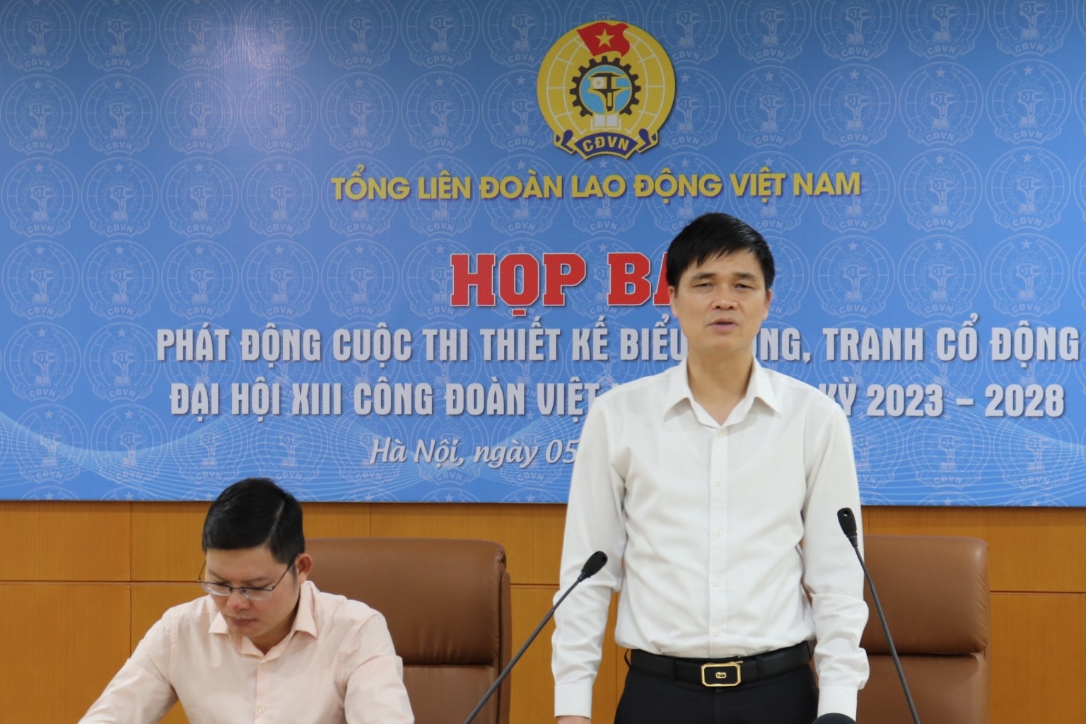 Thi thiết kế biểu trưng và tranh cổ động Đại hội XIII Công đoàn Việt Nam