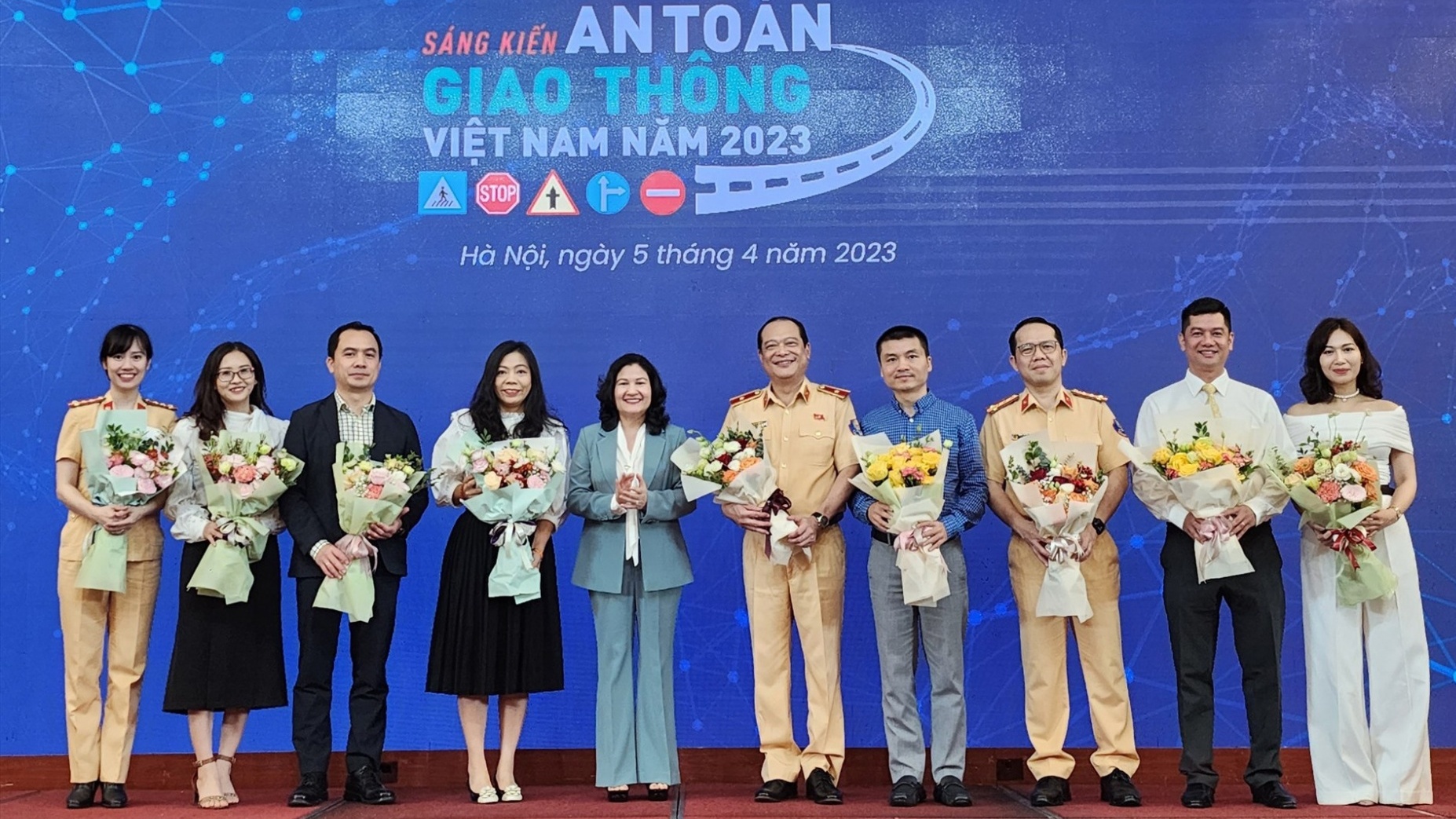 Phát động chương trình Sáng kiến an toàn giao thông Việt Nam năm 2023