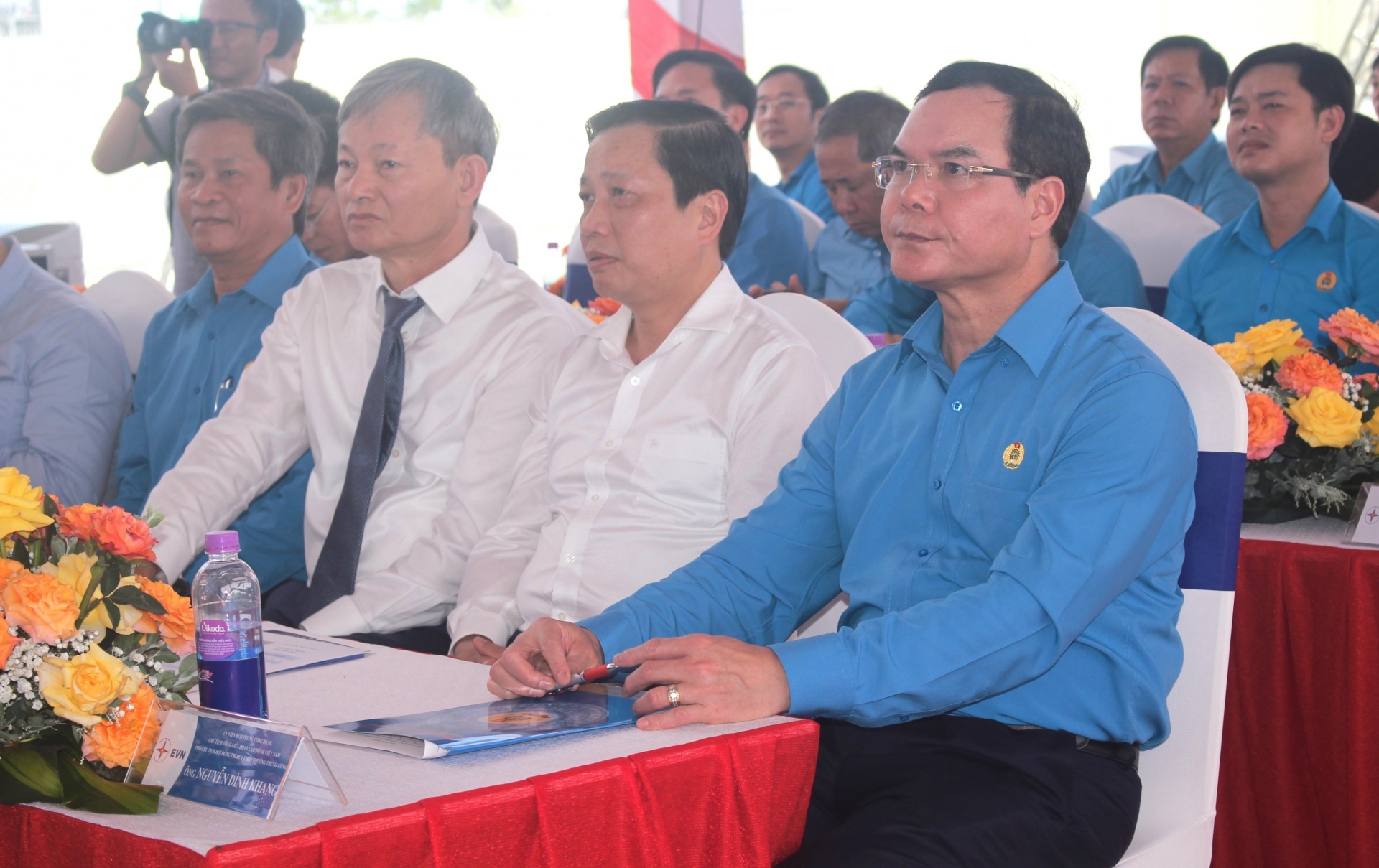 Tổng LĐLĐ Việt Nam gắn biển công trình chào mừng Đại hội XIII Công đoàn Việt Nam Tổng LĐLĐ Việt Nam gắn biển công trình chào mừng Đại hội XIII Công đoàn Việt Nam