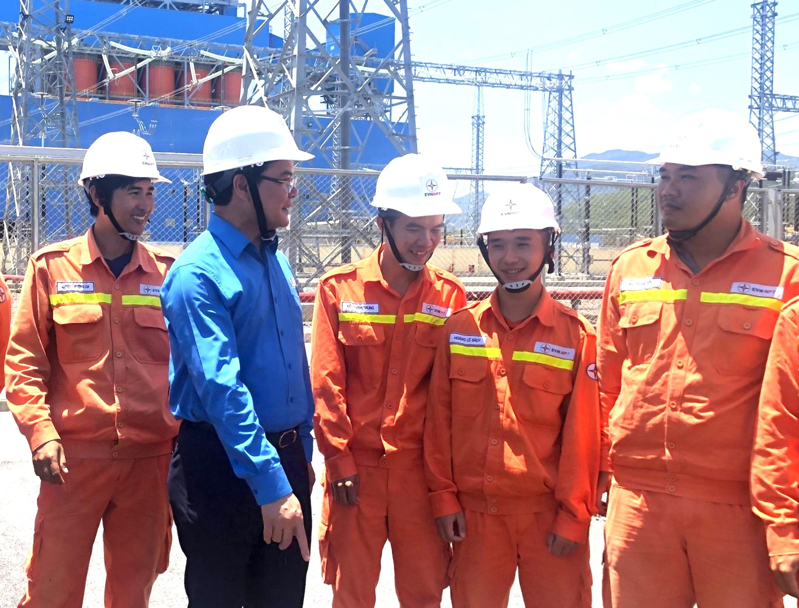 Tổng LĐLĐ Việt Nam gắn biển công trình chào mừng Đại hội XIII Công đoàn Việt Nam Tổng LĐLĐ Việt Nam gắn biển công trình chào mừng Đại hội XIII Công đoàn Việt Nam