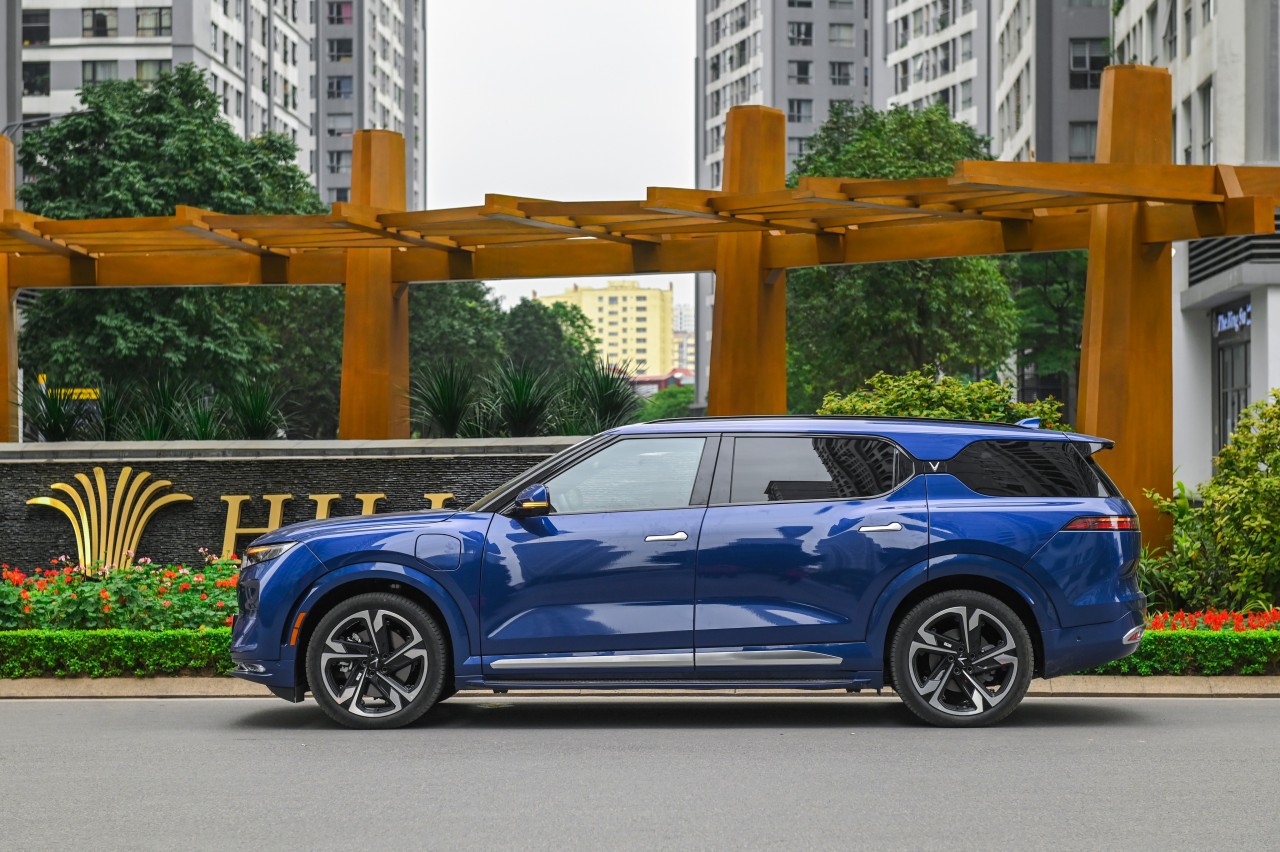 VinFast VF9 đầu tiên ra biển tại Hà Nội VinFast VF9 đầu tiên ra biển tại Hà Nội