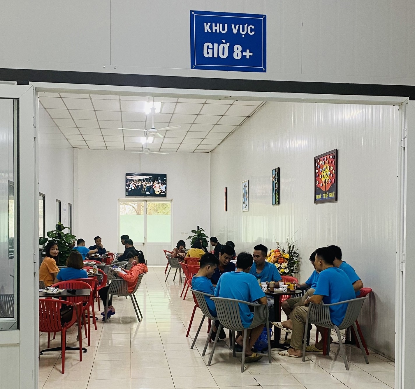 Khu vực “Giờ 8+”: Nơi tái tạo sức lao động cho công nhân