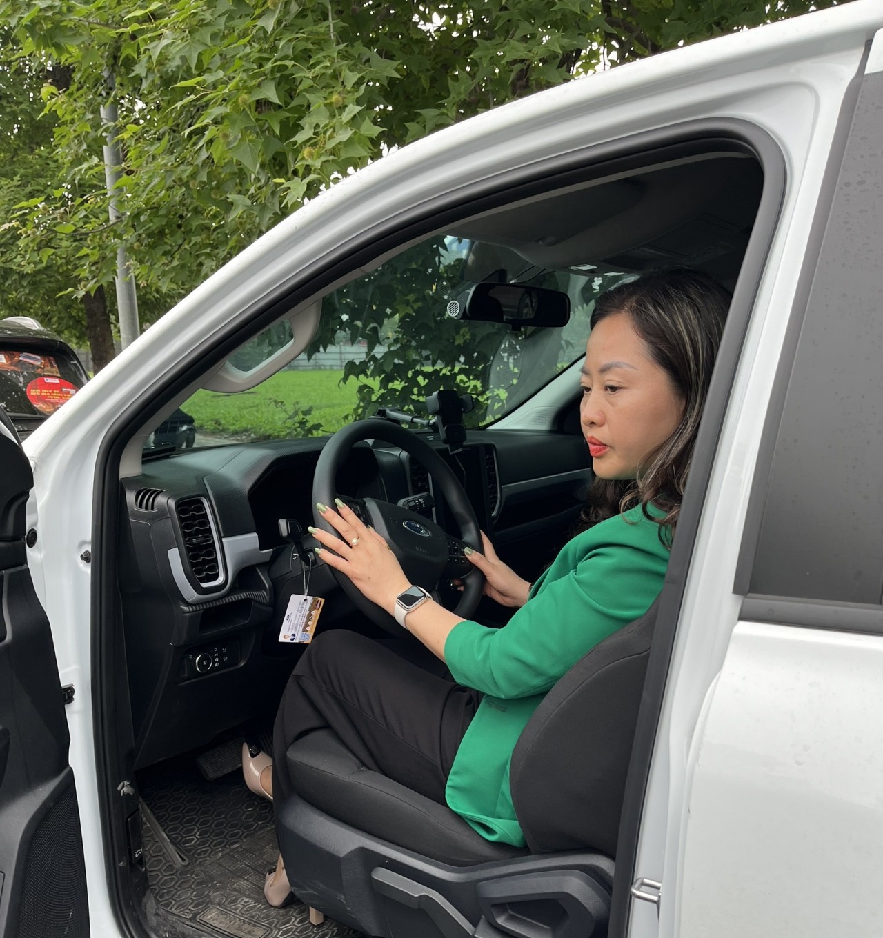 'Với tôi, giày cao gót lái xe vẫn là chân ái'