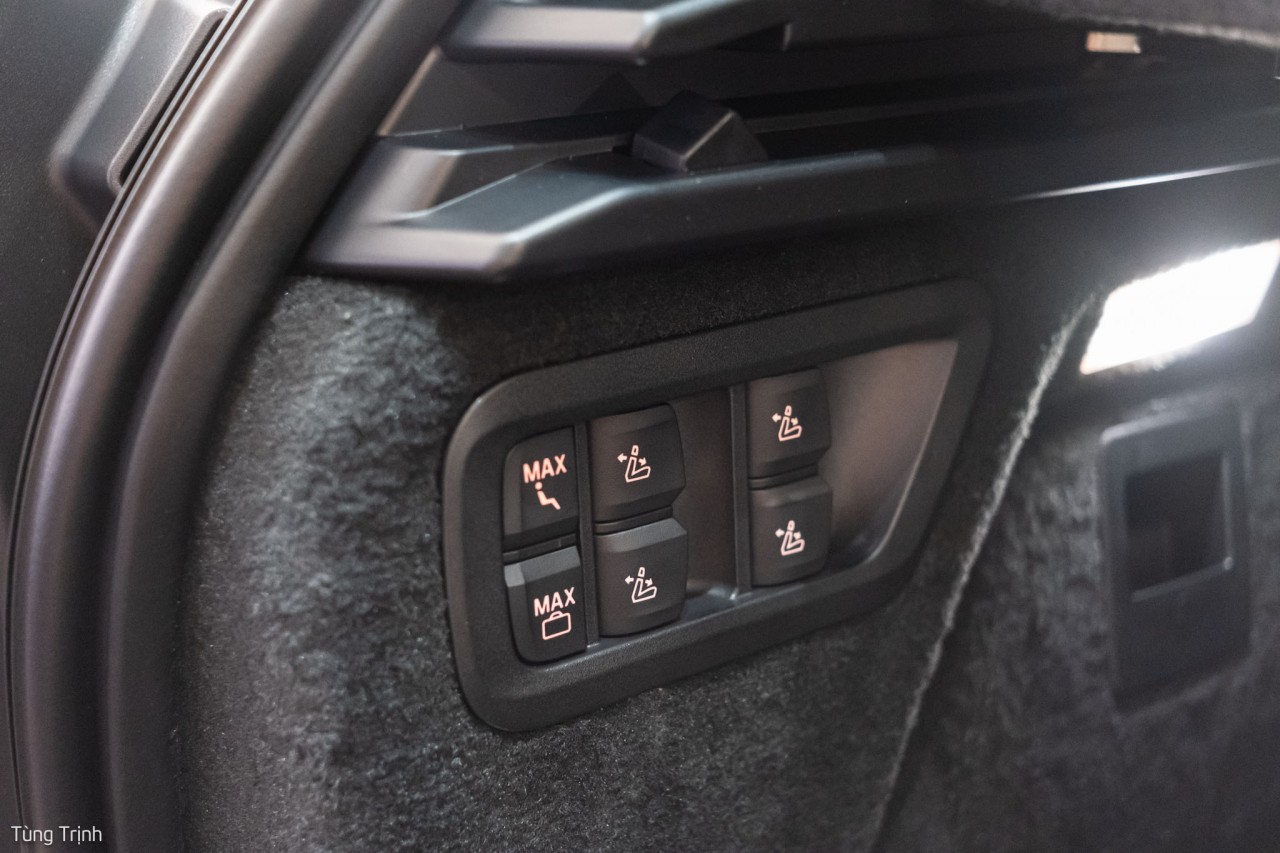 Cận cảnh BMW X7 2023 có mặt tại đại lý Cận cảnh BMW X7 2023 có mặt tại đại lý