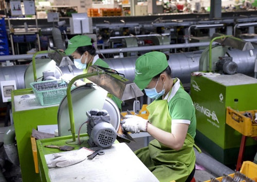 Tích cực hỗ trợ cho người lao động bị mất việc, giảm việc Tích cực hỗ trợ cho người lao động bị mất việc, giảm việc