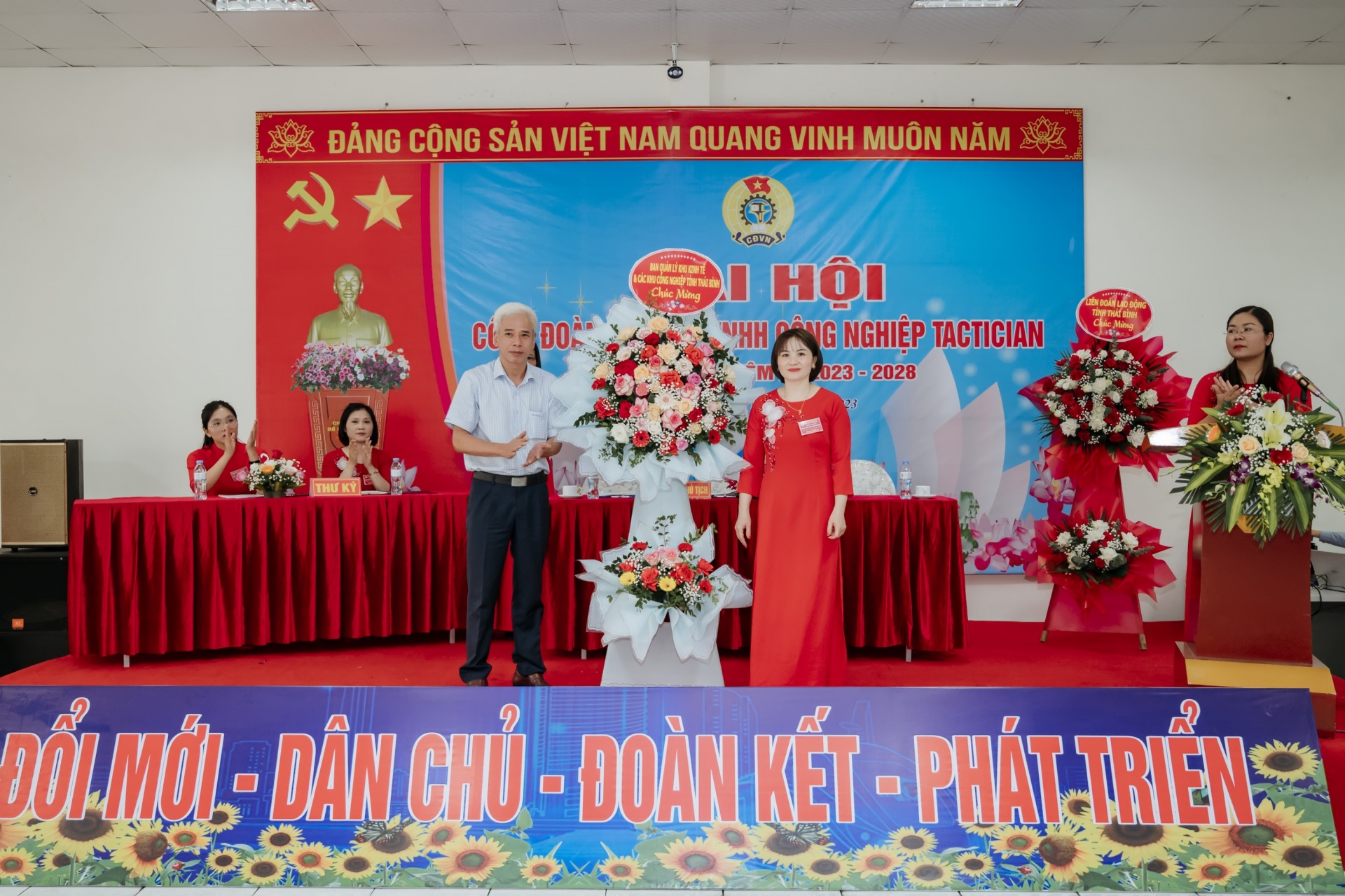 Công ty TNHH Công nghiệp TACTICIAN tổ chức thành công Đại hội công đoàn cơ sở Công ty TNHH Công nghiệp TACTICIAN tổ chức thành công Đại hội công đoàn cơ sở